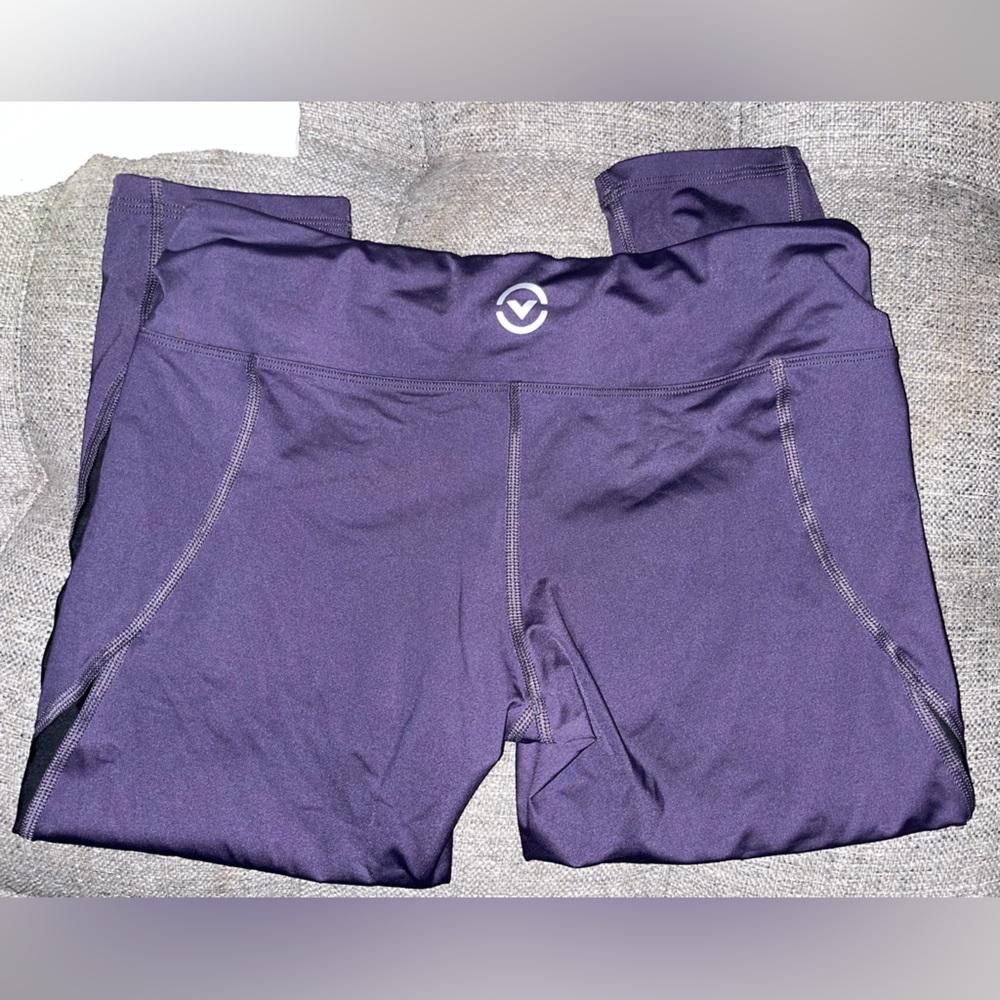 Virus International Capri leggings